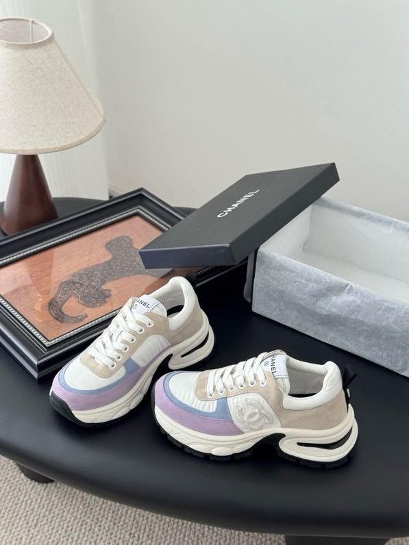 Кроссовки женские фото 6