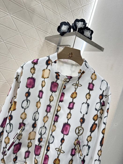 Jacket women's фото 3