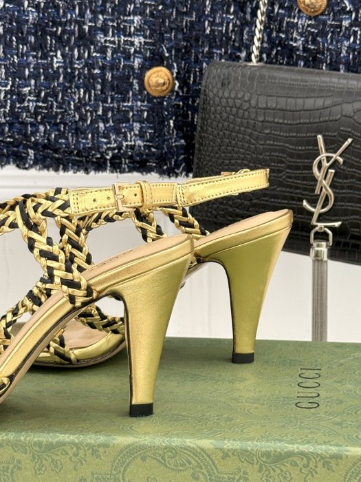 Босоножки фото 6