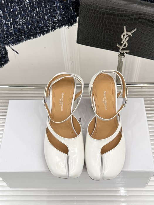 Босоніжки з роздвоєним носком фото 4