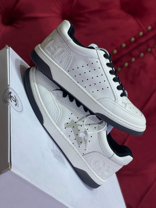 Кроссовки женские фото 2