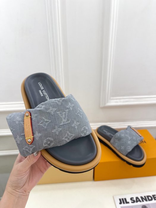 Шлепанцы фото 4