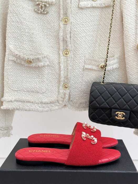 Шлепанцы женские