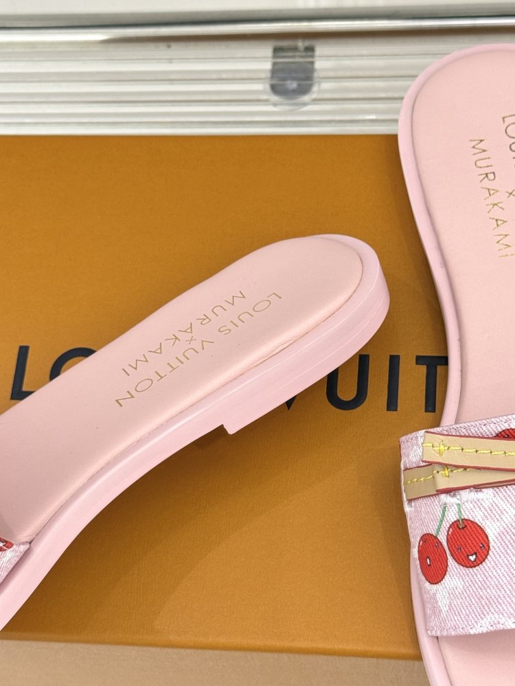 Шлепанцы женские фото 6