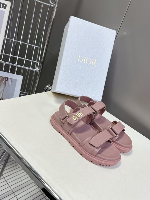 Сандалі жіночі фото 2