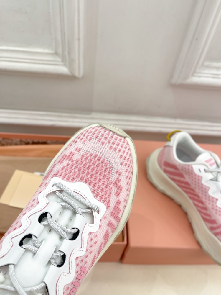 Кросівки жіночі фото 4