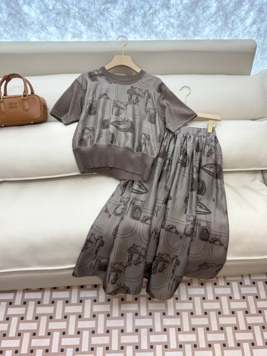 Костюм женский фото 3