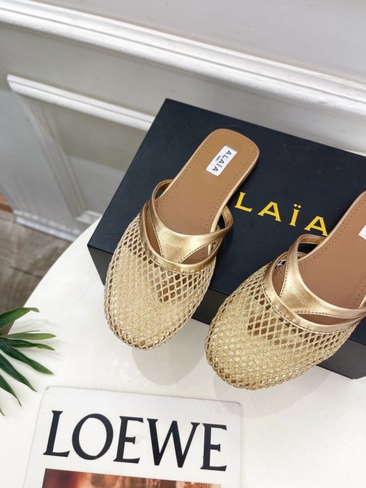 Шлепанцы женские фото 6