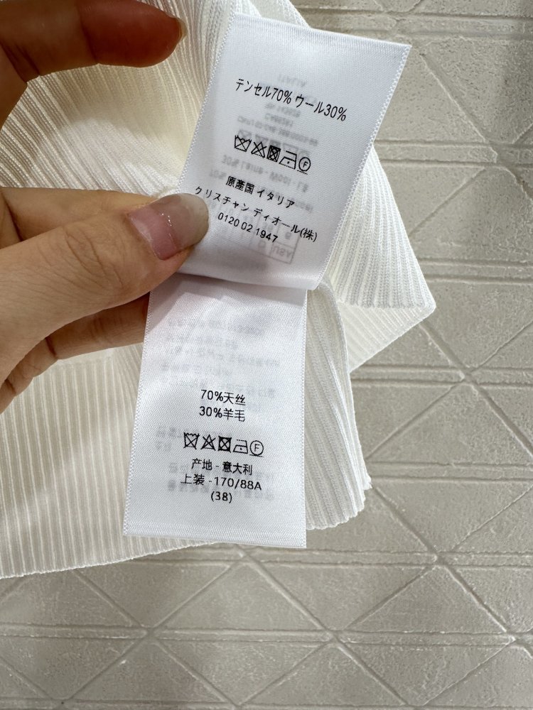 Футболка жіноча фото 9