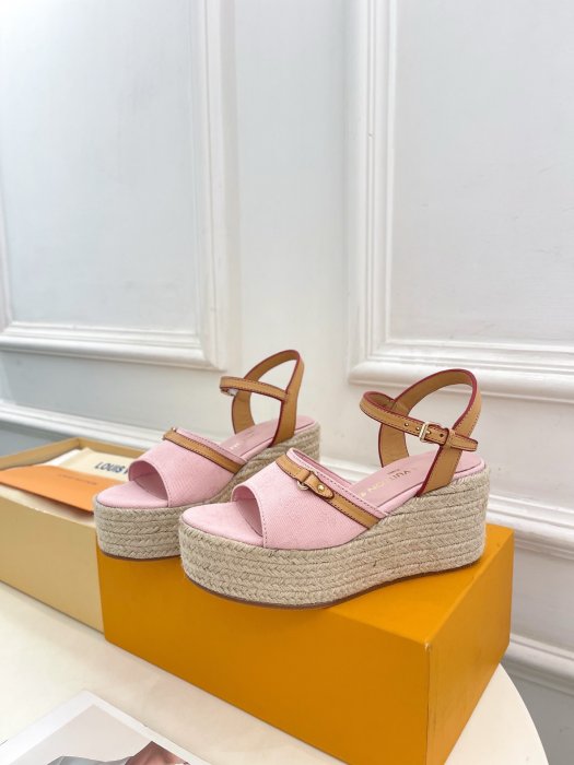 Босоножки фото 3