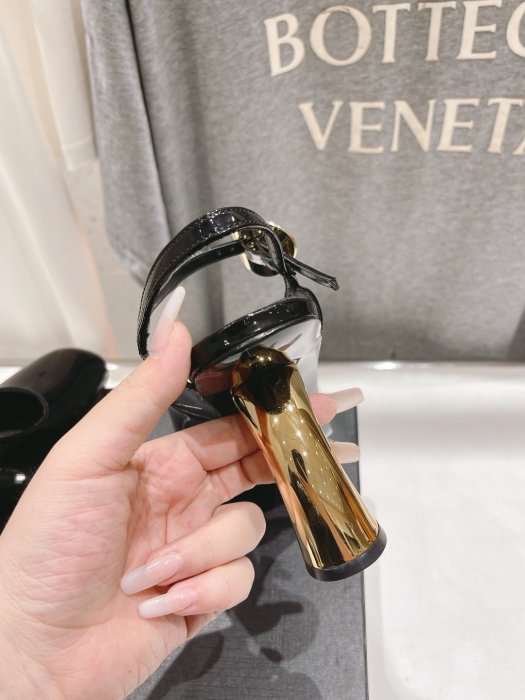 Босоножки фото 8