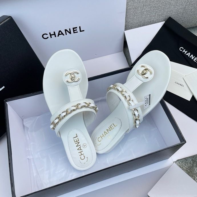 Шлепанцы женские фото 4