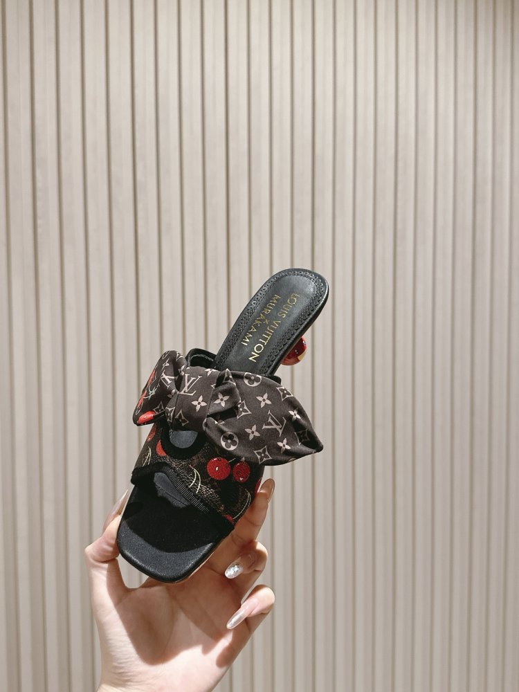 Босоножки фото 8