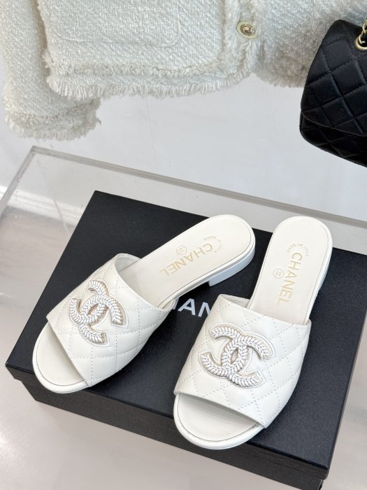 Шлепанцы фото 2