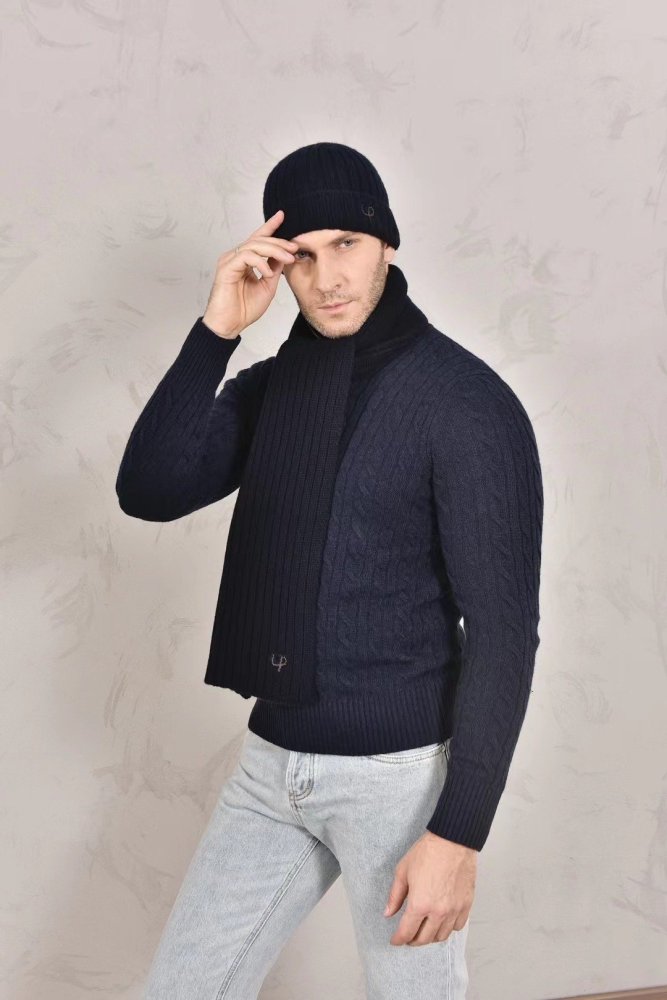 A cap and scarf of cashmere фото 2