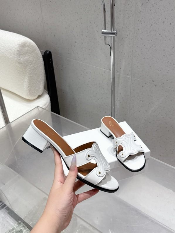 Шлепанцы женские фото 5