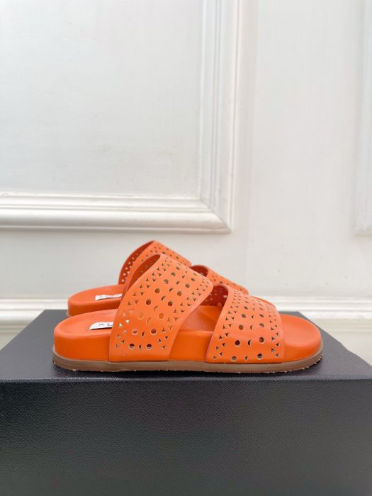 Шлепанцы женские фото 4