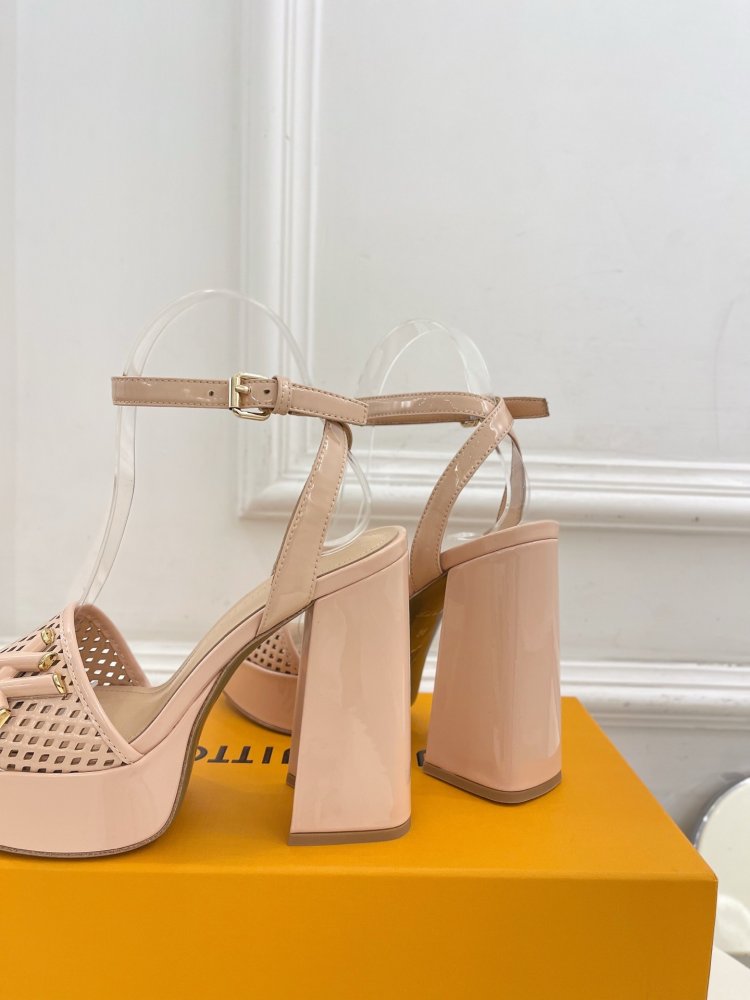 Босоножки фото 8