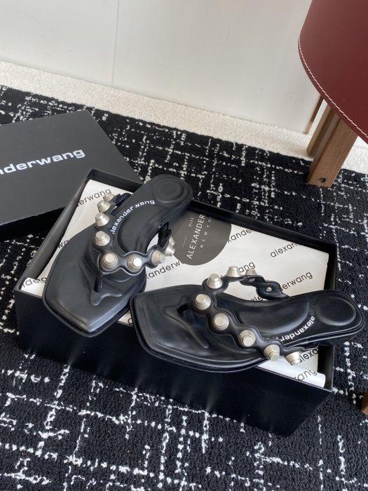 Шльопанці жіночі фото 3