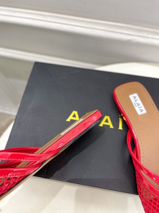 Шлепанцы женские фото 8