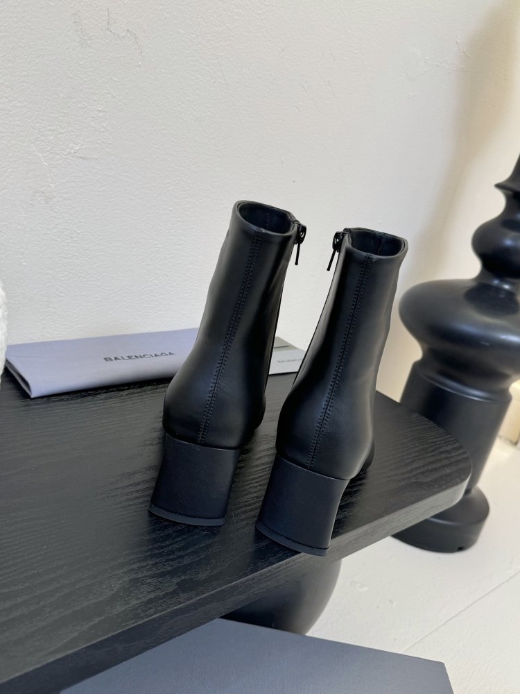 Ботинки женские фото 7