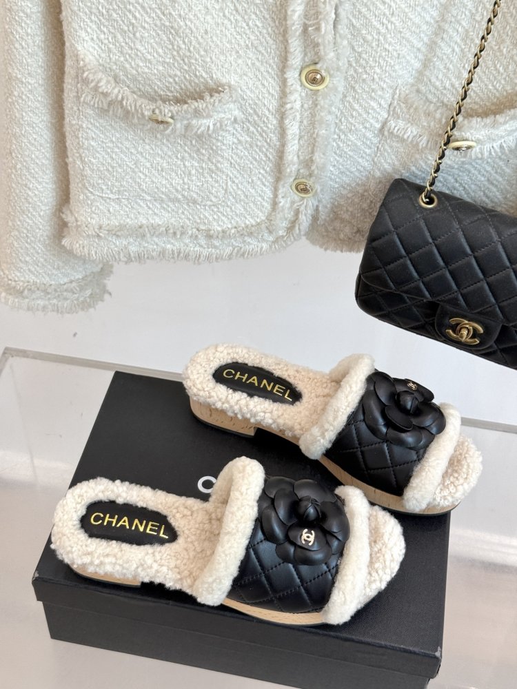 Шлепанцы женские фото 3