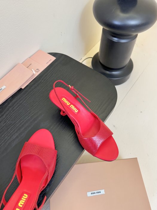 Босоножки фото 4