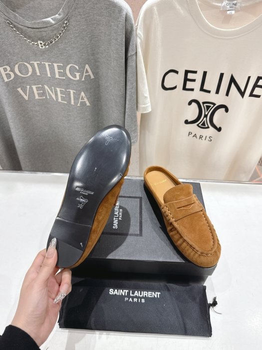 Лоферы кожаные женские фото 9