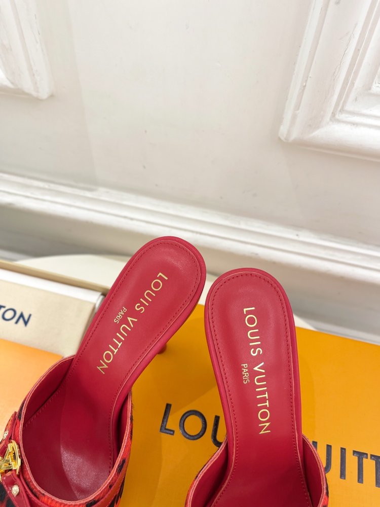 Босоножки фото 8