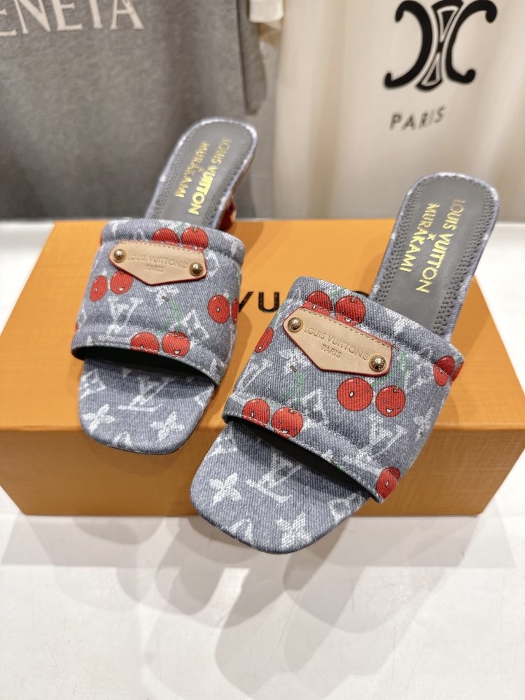 Босоножки фото 7