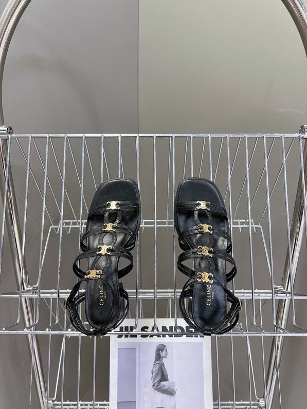 Босоножки фото 2