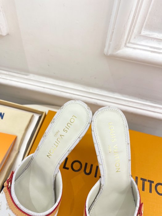 Босоножки фото 7