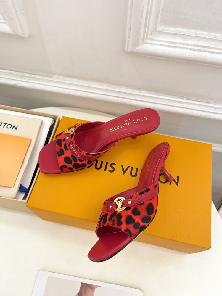 Босоножки фото 5