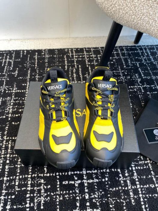 Кросівки фото 5