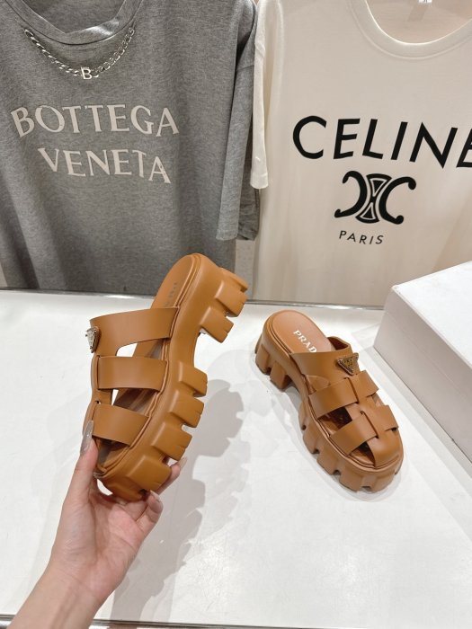 Шлепанцы фото 4