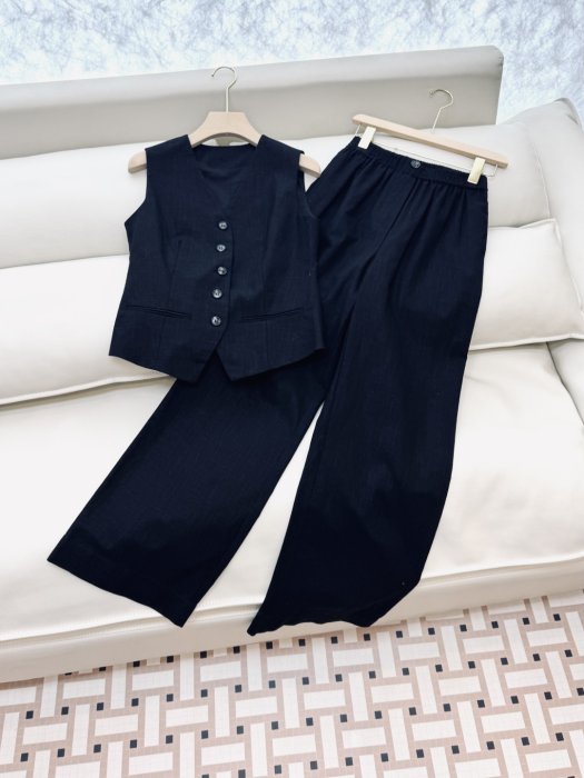 Костюм жіночий фото 3