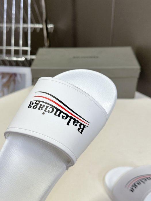 Шлепанцы фото 7