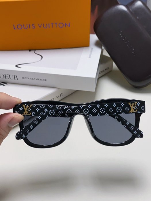 Очки солнцезащитные фото 5