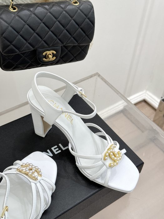 Босоножки фото 5