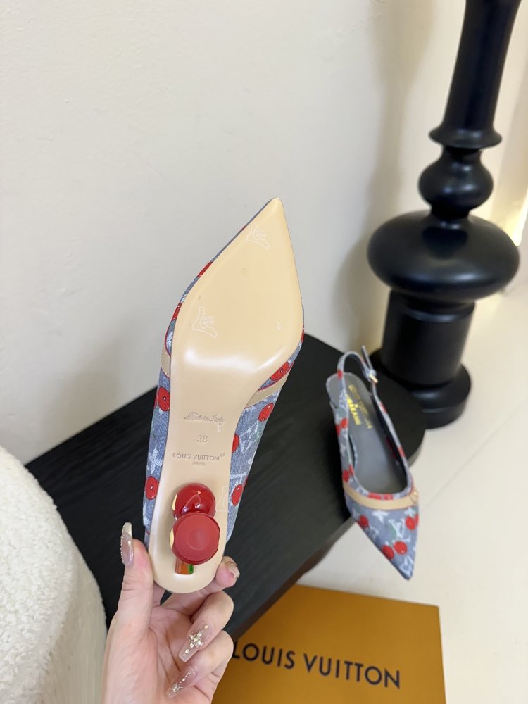 Босоніжки фото 6