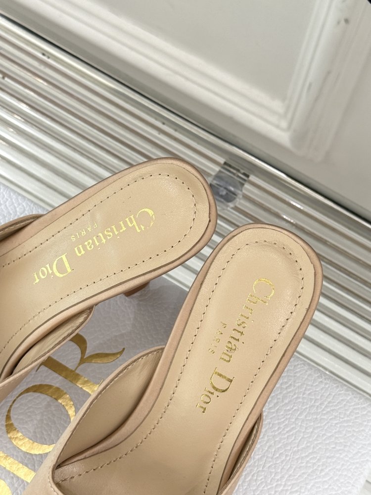 Босоножки фото 8