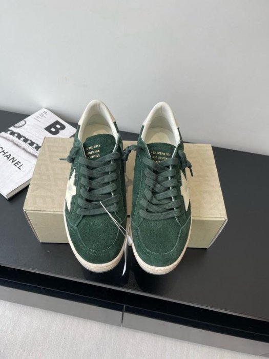 Кроссовки женские фото 8