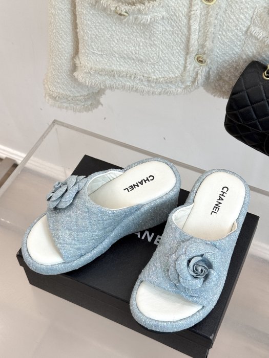 Шлепанцы женские фото 2