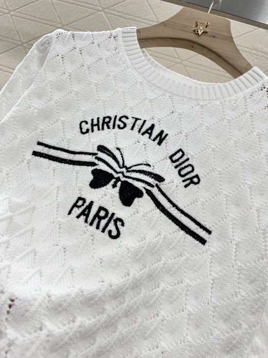 T-shirt women's фото 8