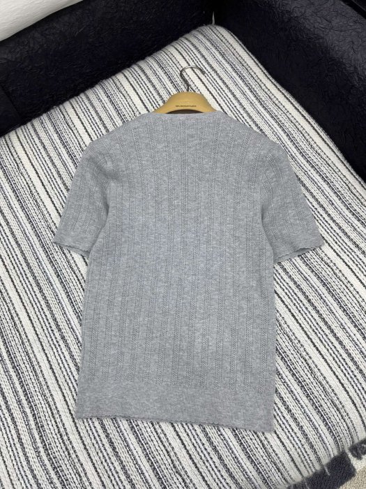 T-shirt women's фото 6