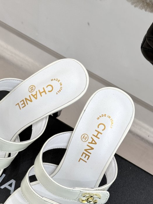 Босоножки фото 8