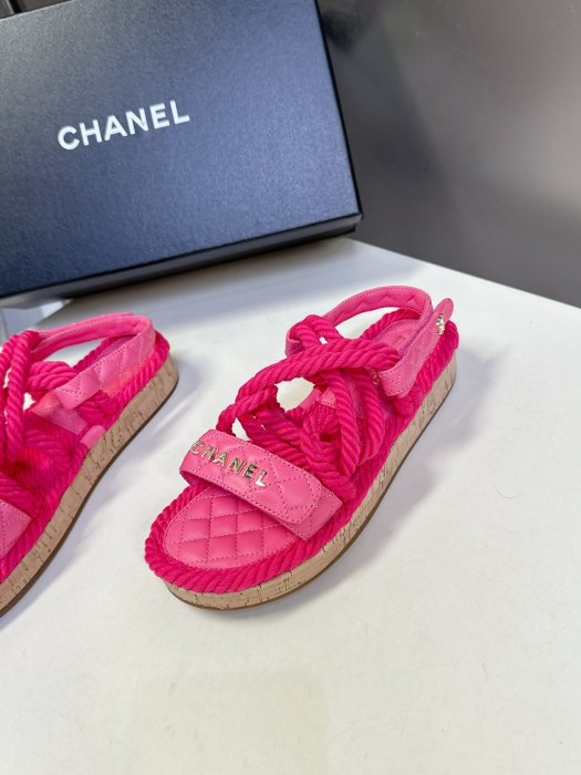 Шлепанцы женские фото 3