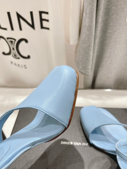 Босоножки фото 6