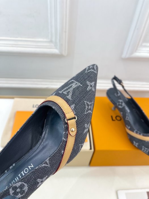 Босоножки фото 6