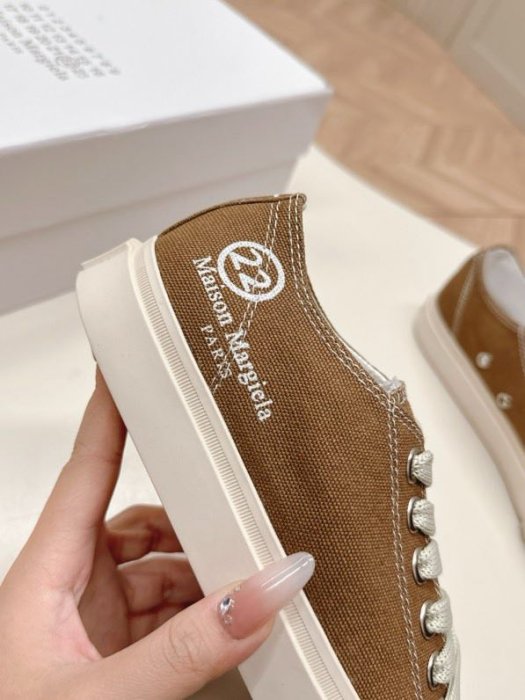 Кеди жіночі з роздвоєним носком фото 4